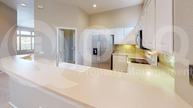 Building Photo - 13853 N Lobelia Way