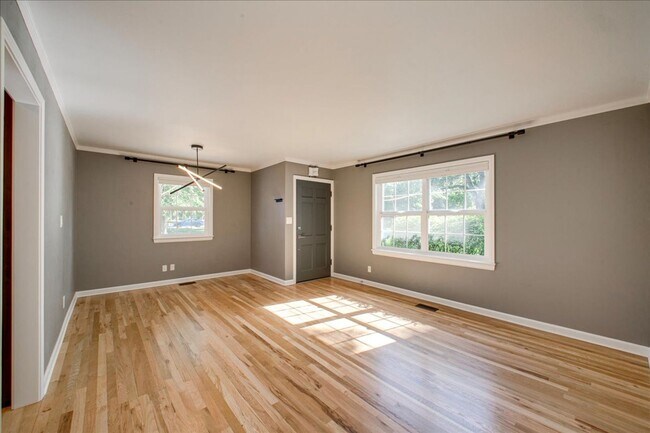 Building Photo - Adorable Corner Lot Home in North End