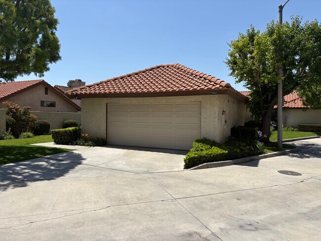 Foto del edificio - 7562 Coyote Creek Ct
