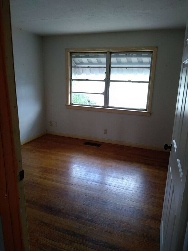 Foto del edificio - 115 Springfield St