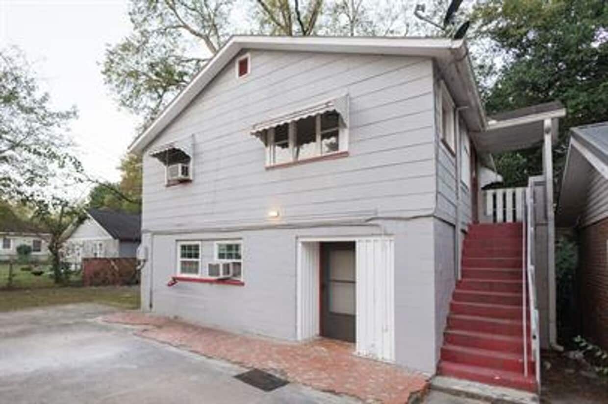 Primary Photo - 1347 Bailey Ave