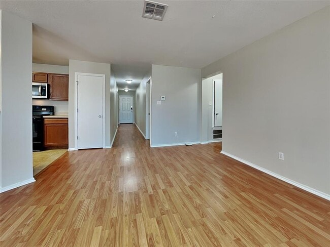 Building Photo - 330 Outfitter Dr
