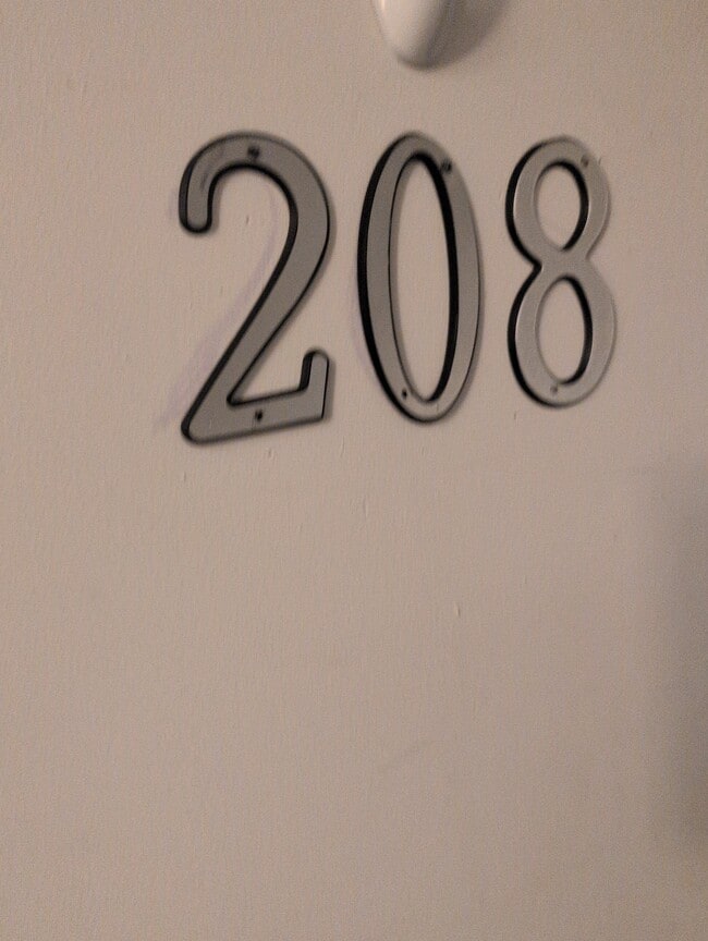 Building Photo - 208 D Ave