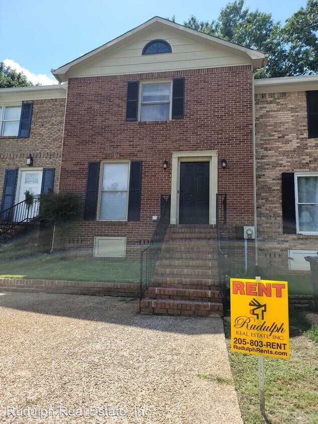 2 br, 2.5 bath House 3926 Asbury Park Lane House Rental in Vestavia