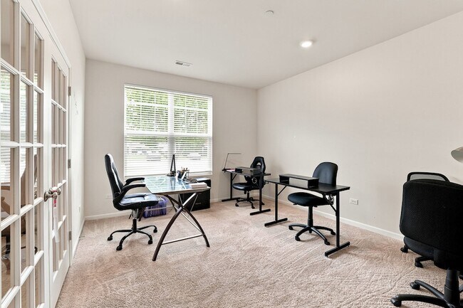 Foto del edificio - 3303 Trillium Cir