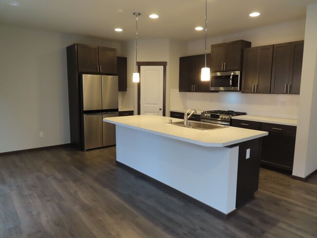 Building Photo - New Construction In Bremerton!