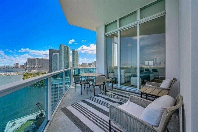 Foto del edificio - 725 NE 22nd St
