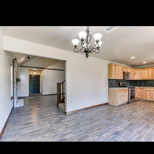 Building Photo - New Year New Home!! This Beautiful 2 story...