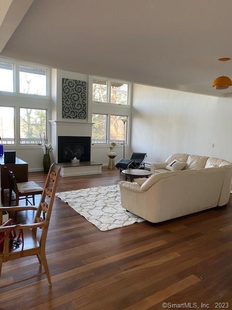 Foto del edificio - 342 W Hyerdale Dr