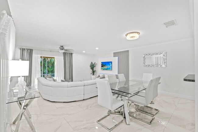 Foto del edificio - 6126 Sugar Loaf Ln