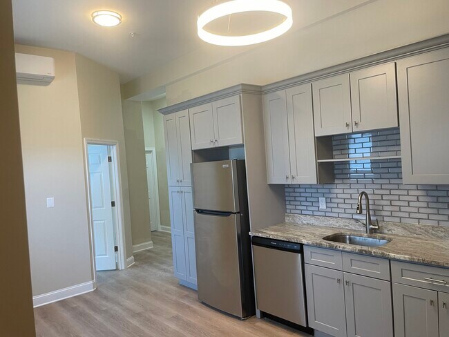 Kitchen - 2074 Morris Ave