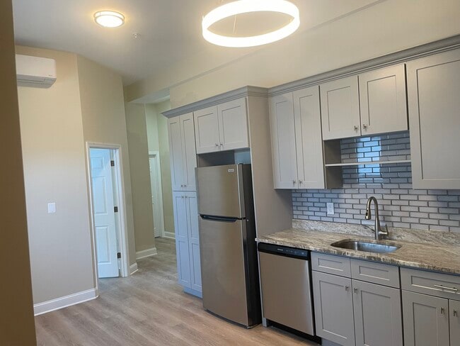 Kitchen - 2074 Morris Ave