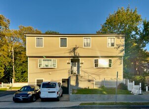 Building Photo - 5 Van Buskirk Ave Building Photo - 5 Van Buskirk Ave