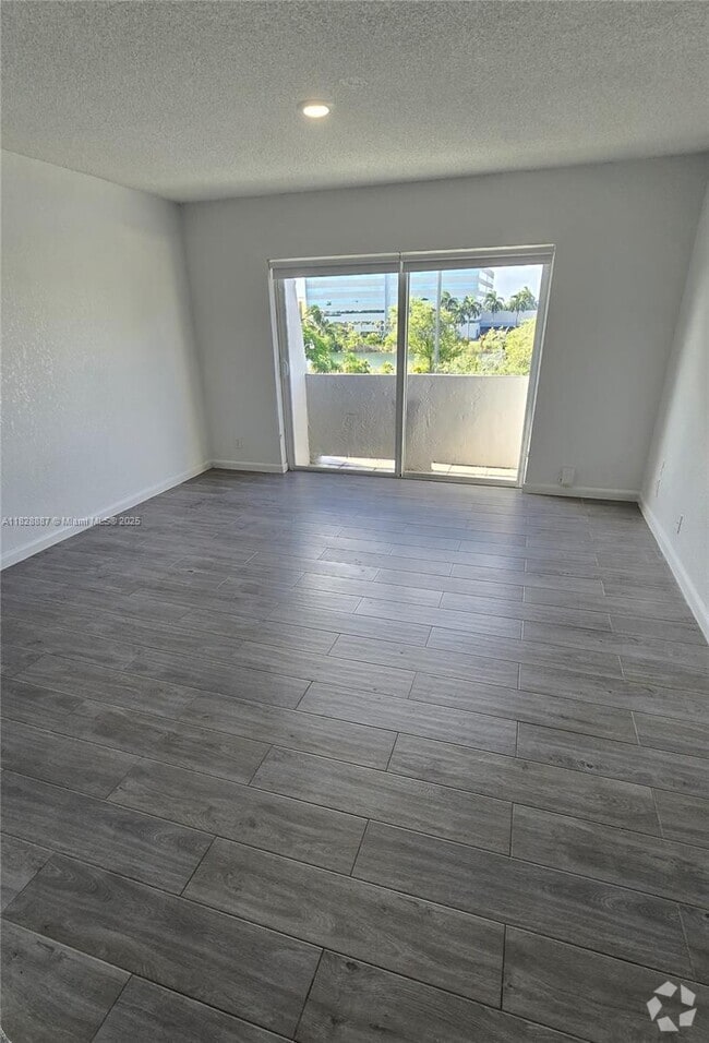 Building Photo - 11120 SW 196th St