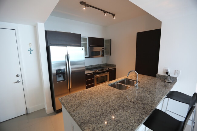 Foto del edificio - 950 Brickell Bay Dr