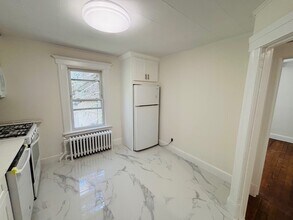 Building Photo - 133 Berry Hill Rd