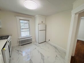 Building Photo - 133 Berry Hill Rd