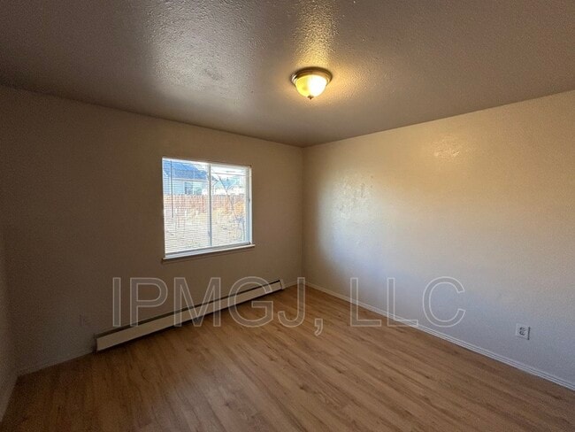 Building Photo - 3248 White Ave