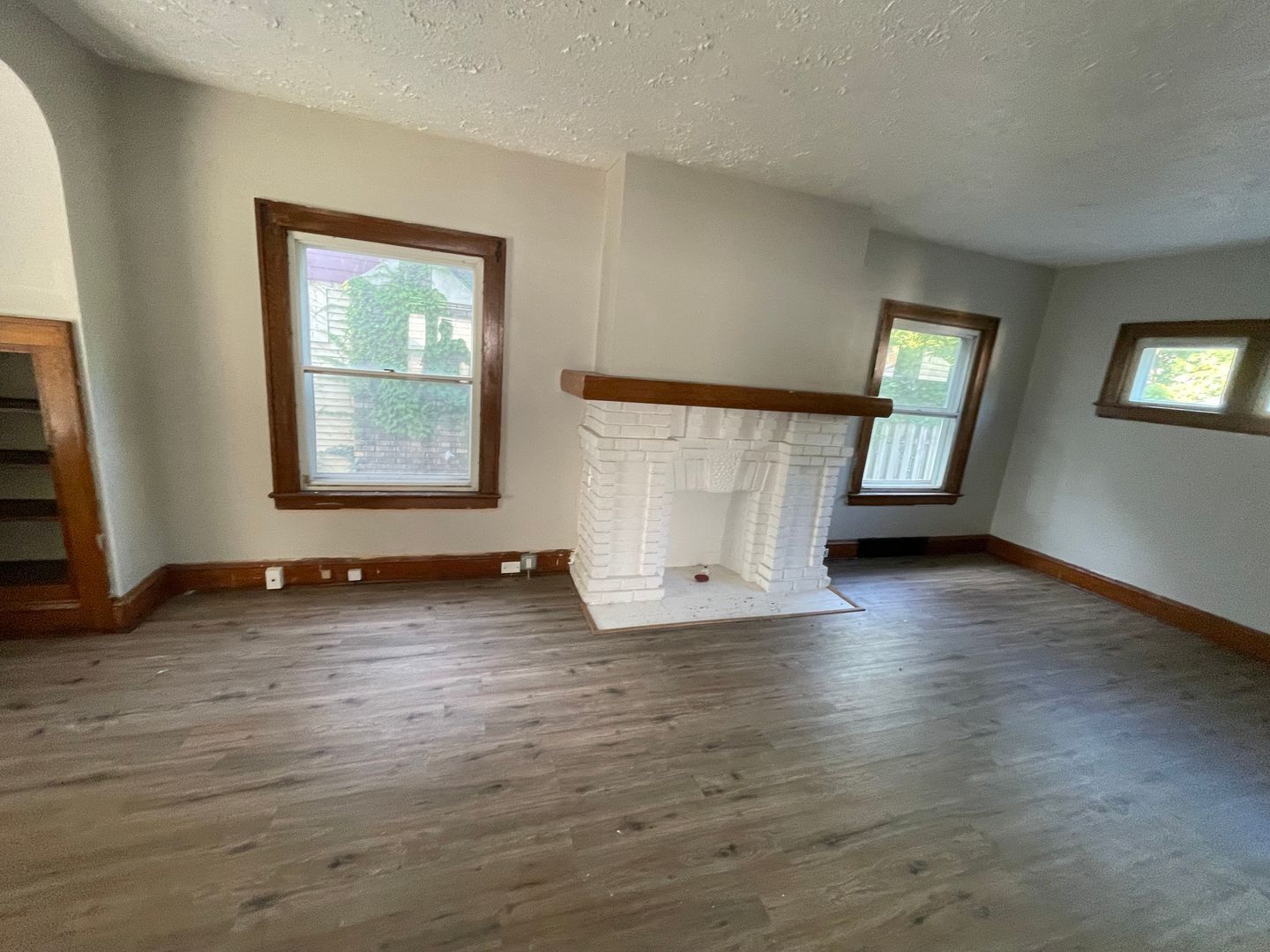 480 E 120th St Cleveland, OH 44108 – photo 2