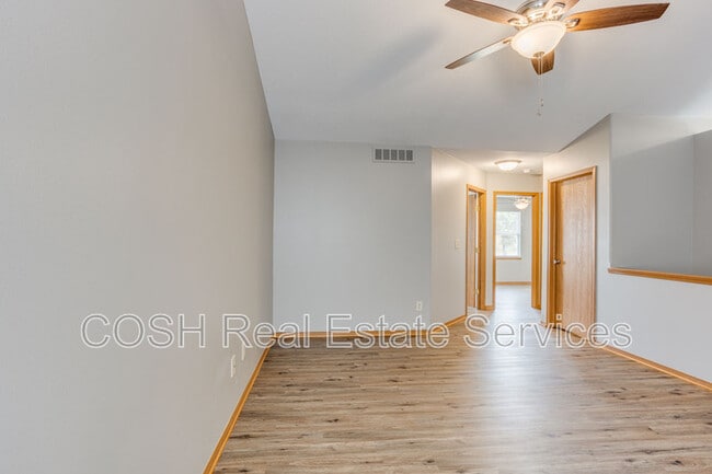 Building Photo - 1028 E Karla Ct