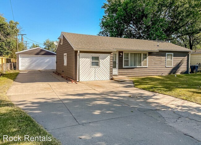 Foto del edificio - 3 br, 1 bath House - 1010 College Ln