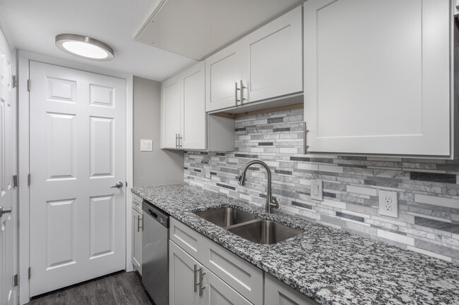 Building Photo - Parkside Arlington