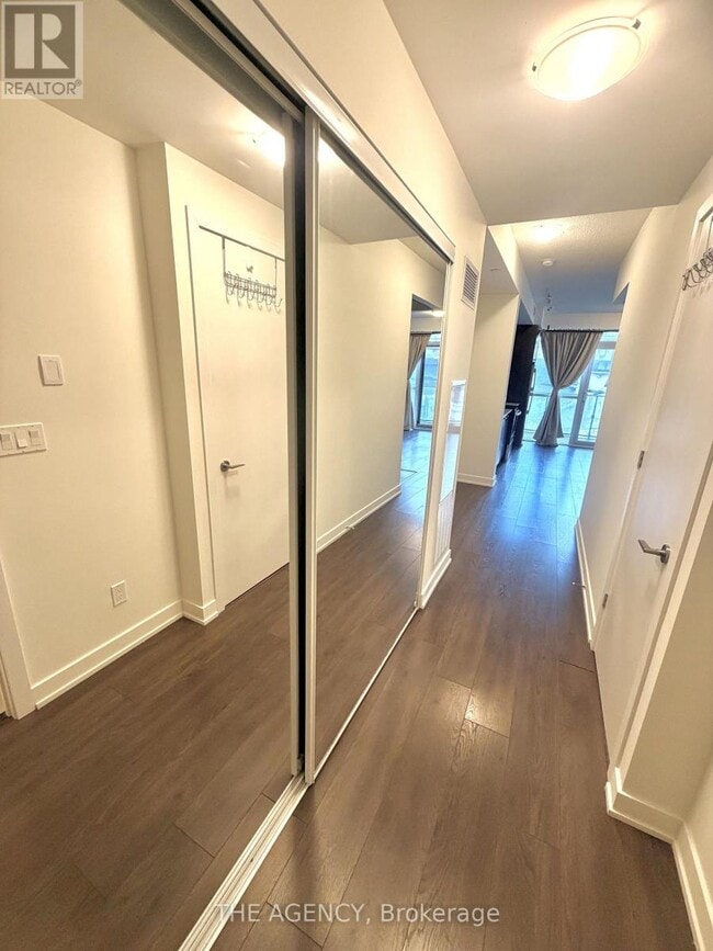 Photo du bâtiment - 50 Bruyeres Mews