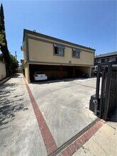Building Photo - 5255 Satsuma Ave