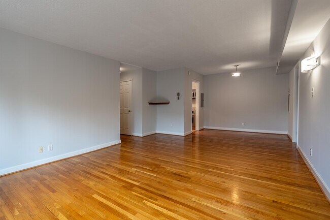 Building Photo - 1101 St Paul St