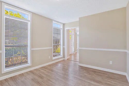 Building Photo - 1499 Prittston Farm Rd