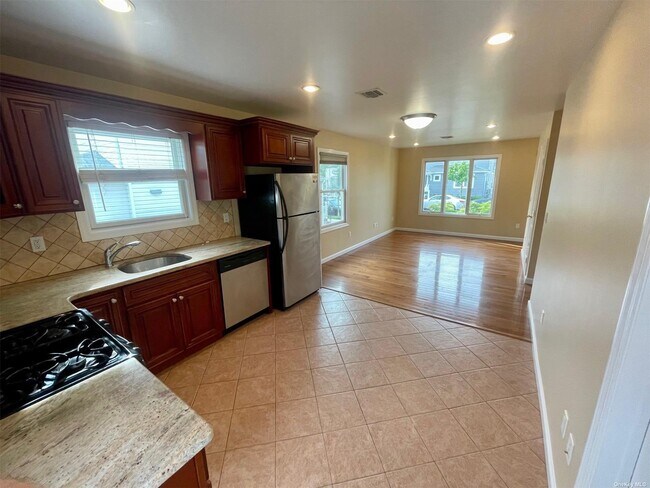 Foto del edificio - 167 Jackson Ave