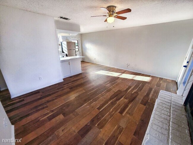 Building Photo - 2 br, 1 bath Condo - 442 77th ave N