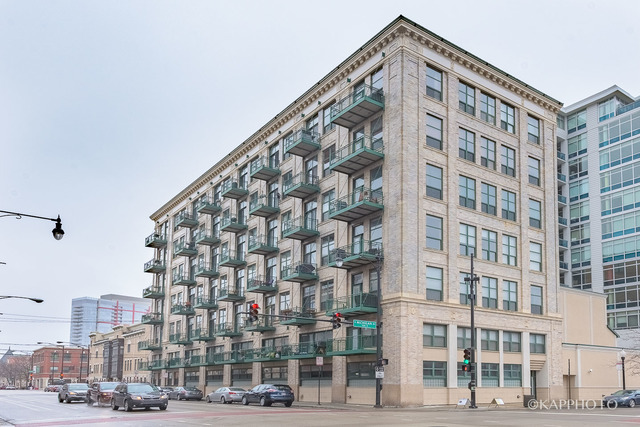 Primary Photo - 1801 S Michigan Ave