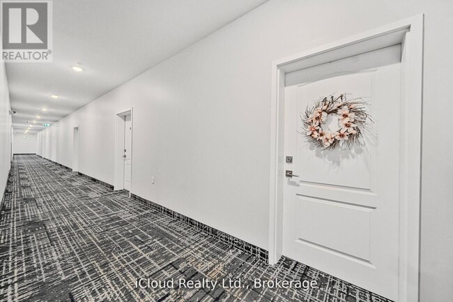 Building Photo - 1440 Main St E