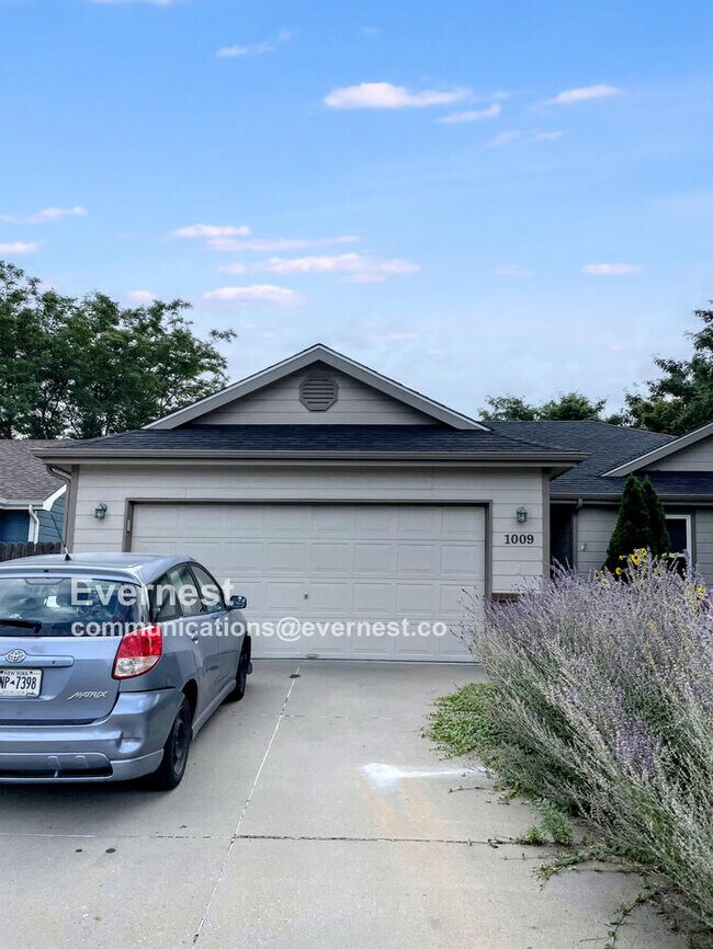 Foto del edificio - 1009 Meadow Ct