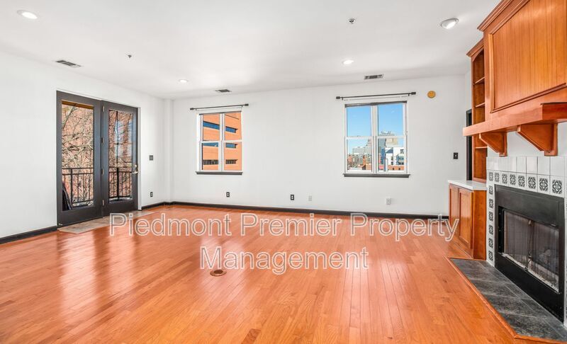 Primary Photo - 851 W 4th St