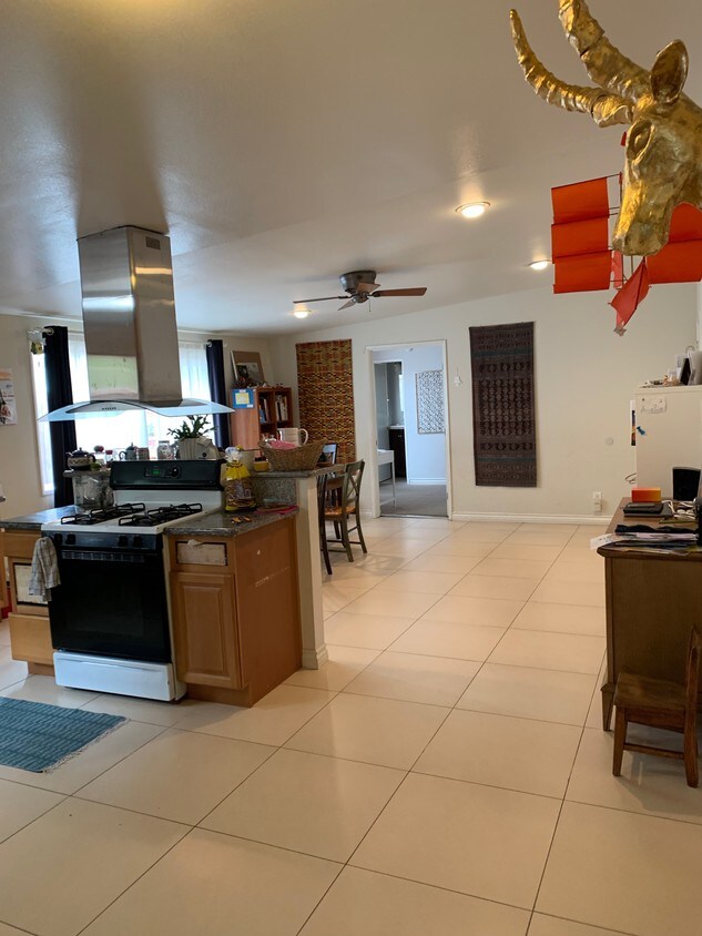 Kitchen/Lliving Room - 3130 Roberts Ave