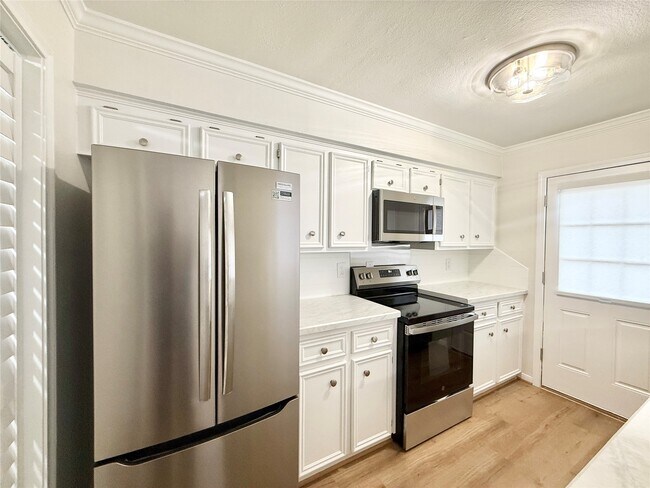 Foto del edificio - 1499 Springrock Ln
