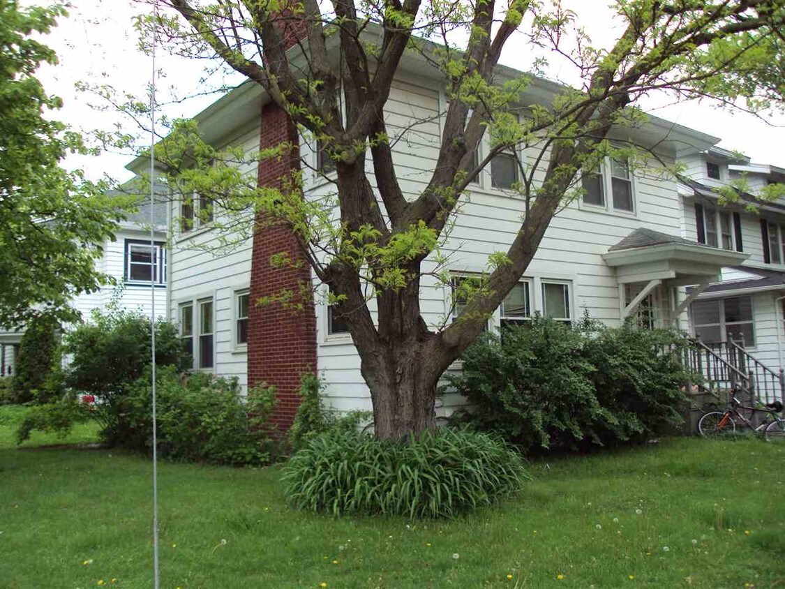 1728 Regent St, Madison, WI 53726 Room for Rent in Madison, WI