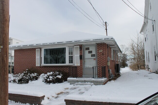 Foto del edificio - 121 S Main St