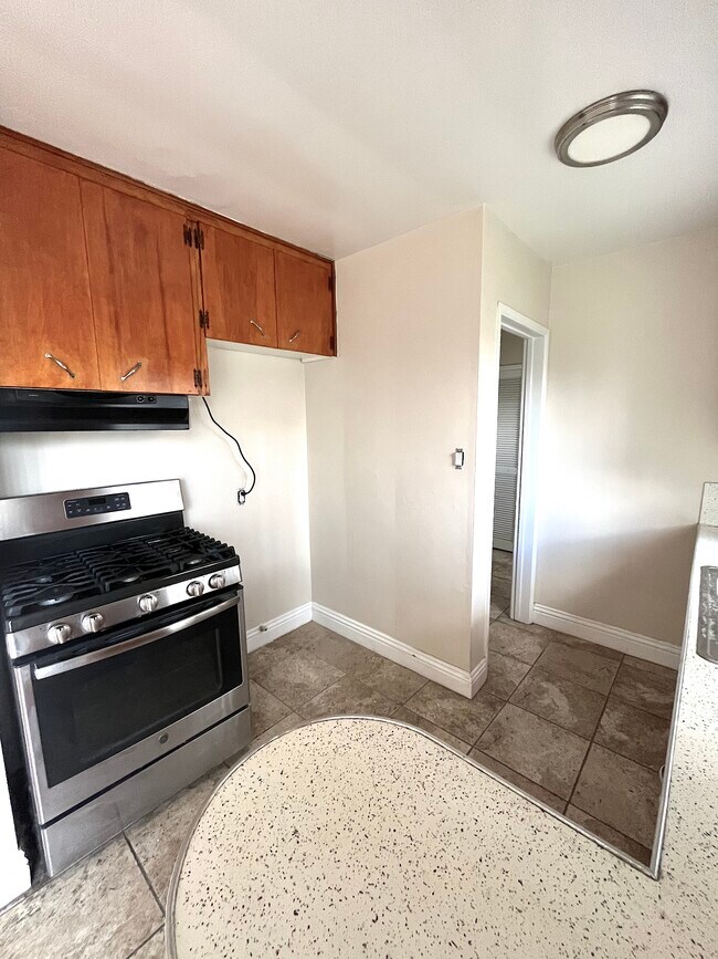 Foto del edificio - 505 W G St