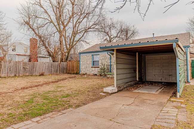 Building Photo - 3 Bed 1 Bath in Midwest City!