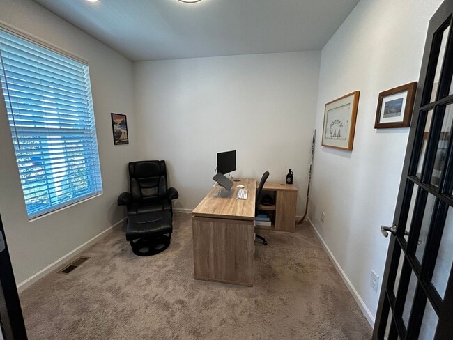 Building Photo - Beautiful 3 Bedroom Home for Rent