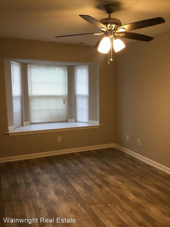 Building Photo - 2 br, 1.5 bath House - 2700 Conrad Avenue ...