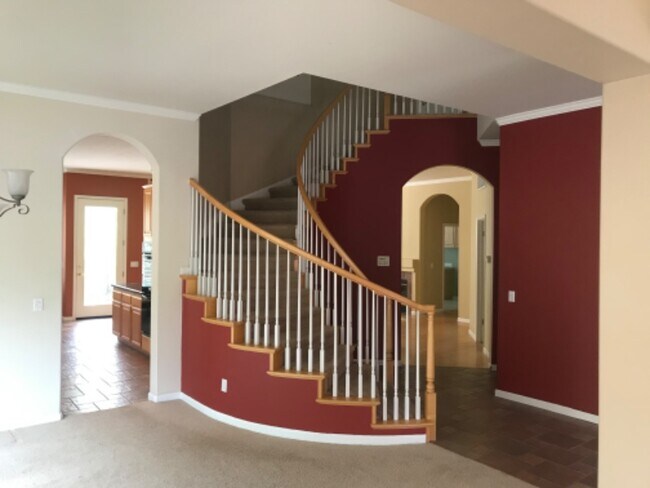 Foto del edificio - 5802 Owls Nest Dr