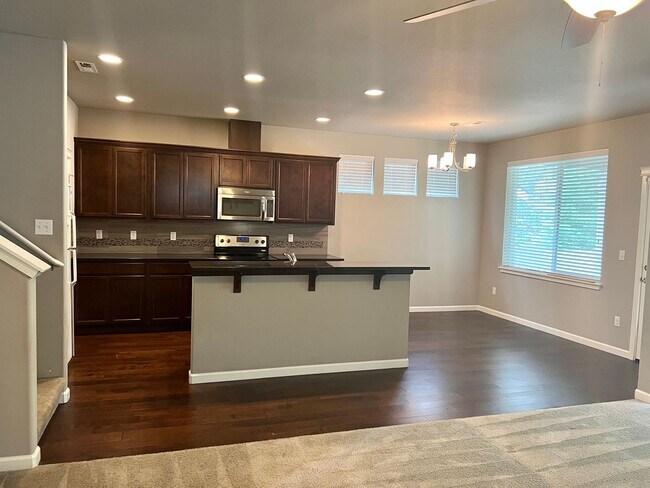 Building Photo - Home in the desirable Freestone at Bayside...