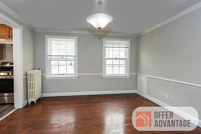 Building Photo - 3449 Glencairn Rd