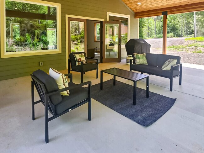 Building Photo - 1196 Place Rd