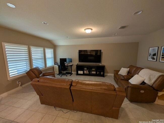 Foto del edificio - 7631 Pecos Rdg