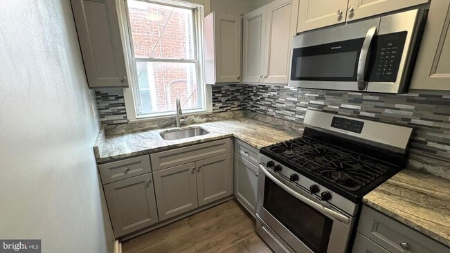 Building Photo - 4724 Frederick Ave